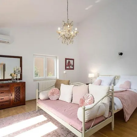 Vila Fantastika Grande Luxus *